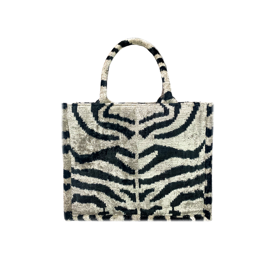 ★TOUT Y EST★ VELVET TOTE PETIT MARION BAGBLACK AB2379BG025 IMG_2962.jpg?v=1733143703
