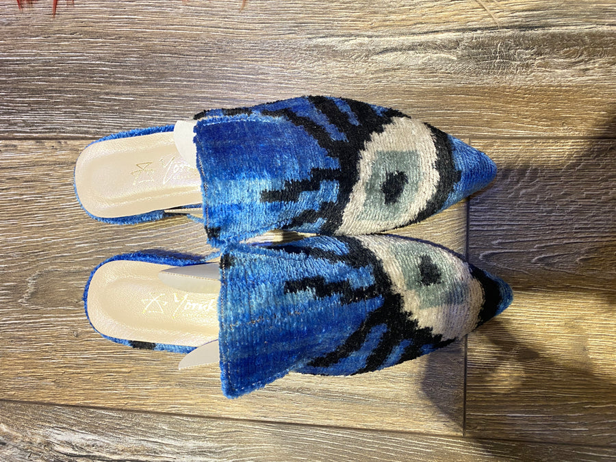 Ikat Slipper