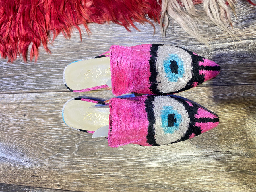 Ikat Slipper