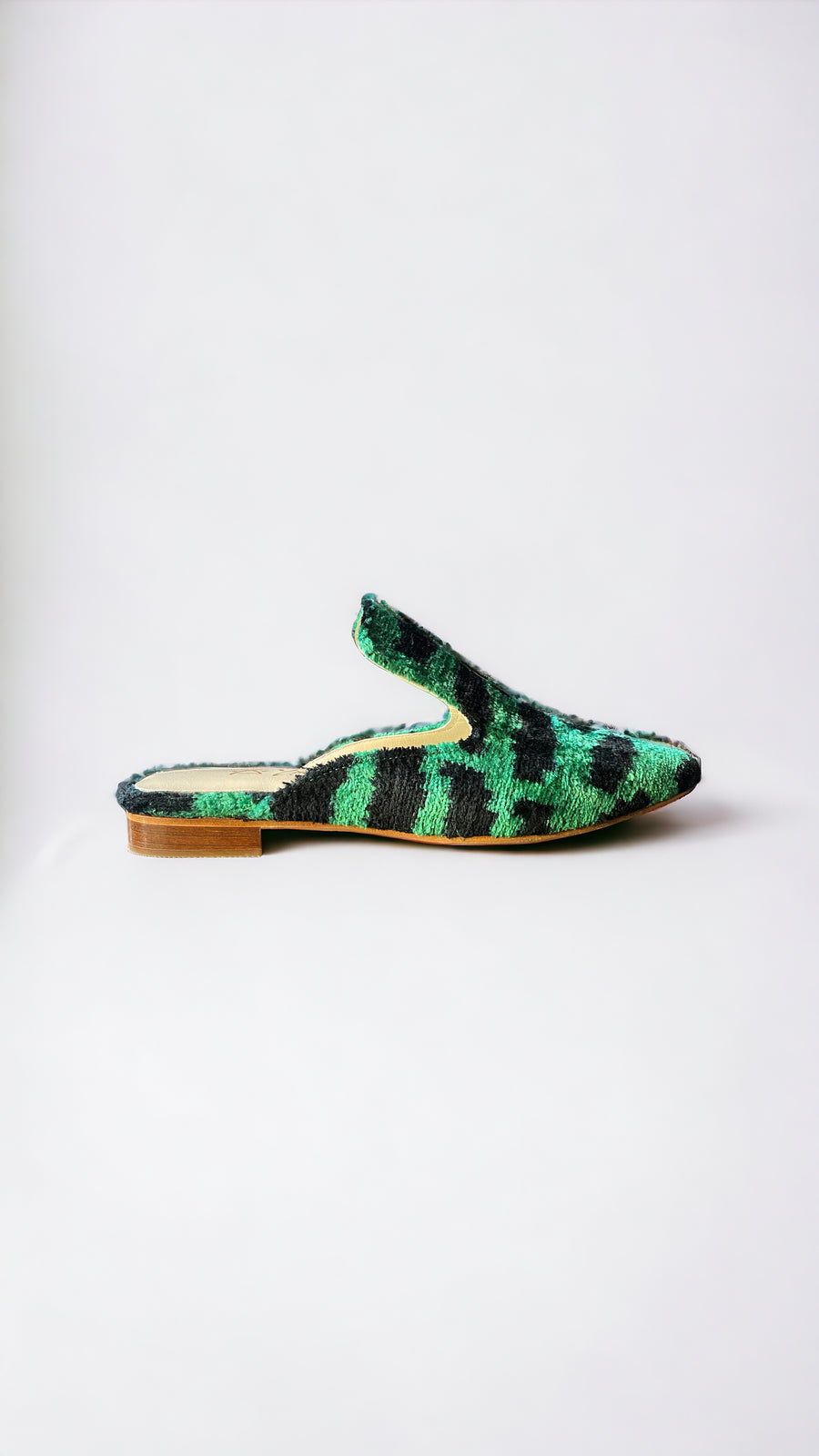 Ikat Slipper