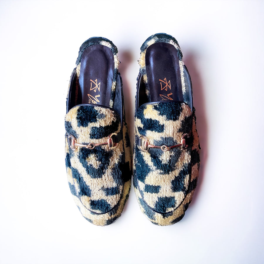 Ikat Slipper