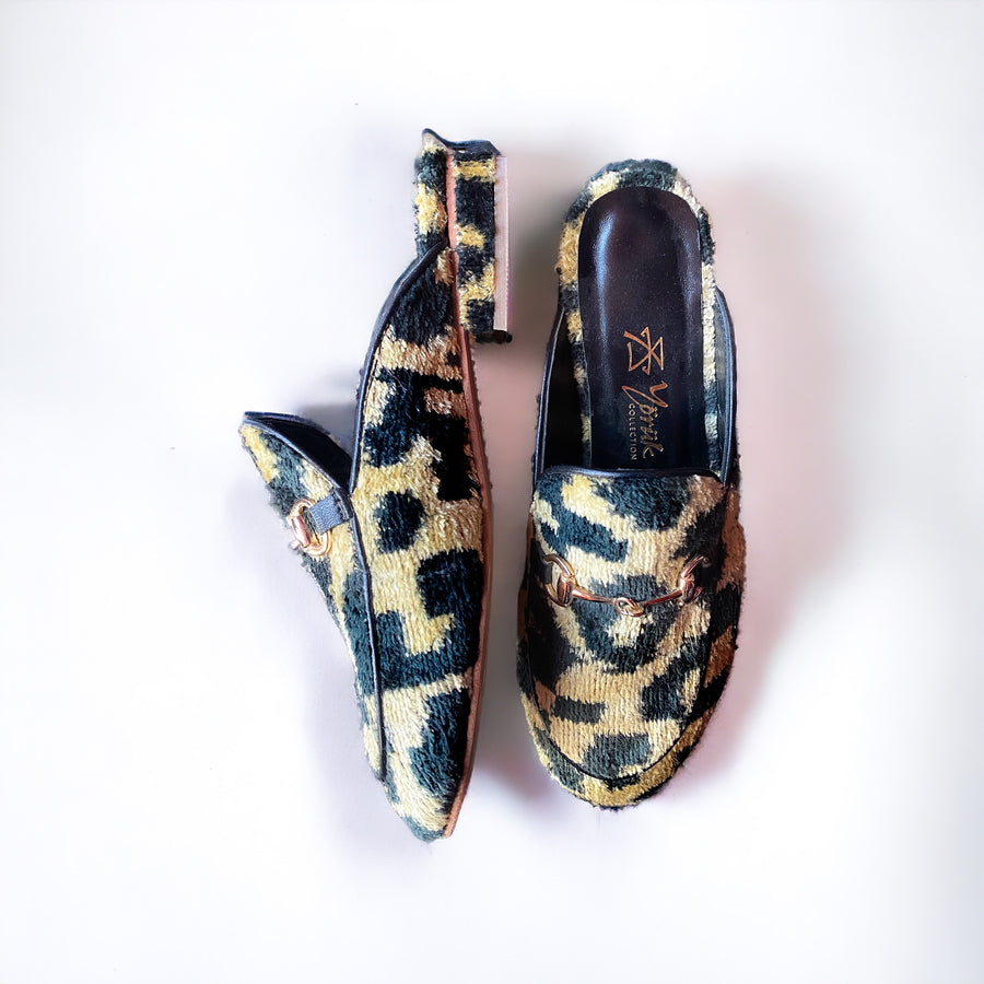 Ikat Slipper