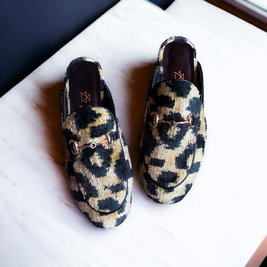 Ikat Slipper