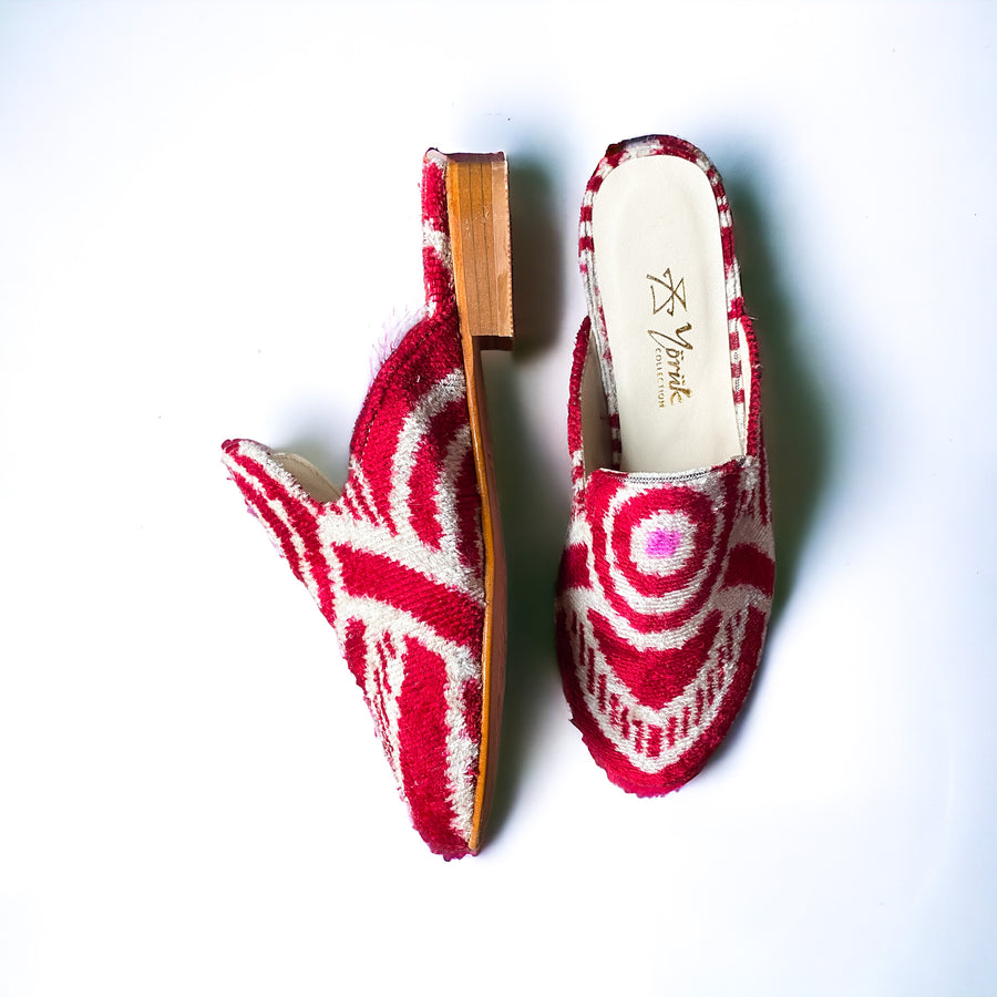 Ikat Slipper