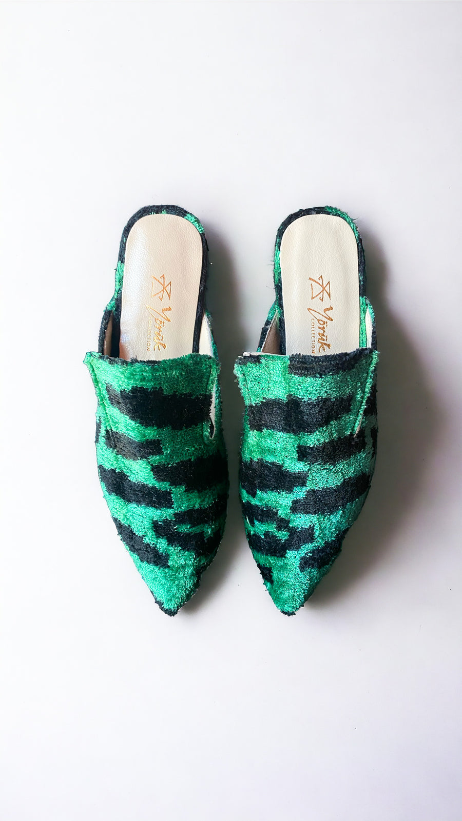 Ikat Slipper