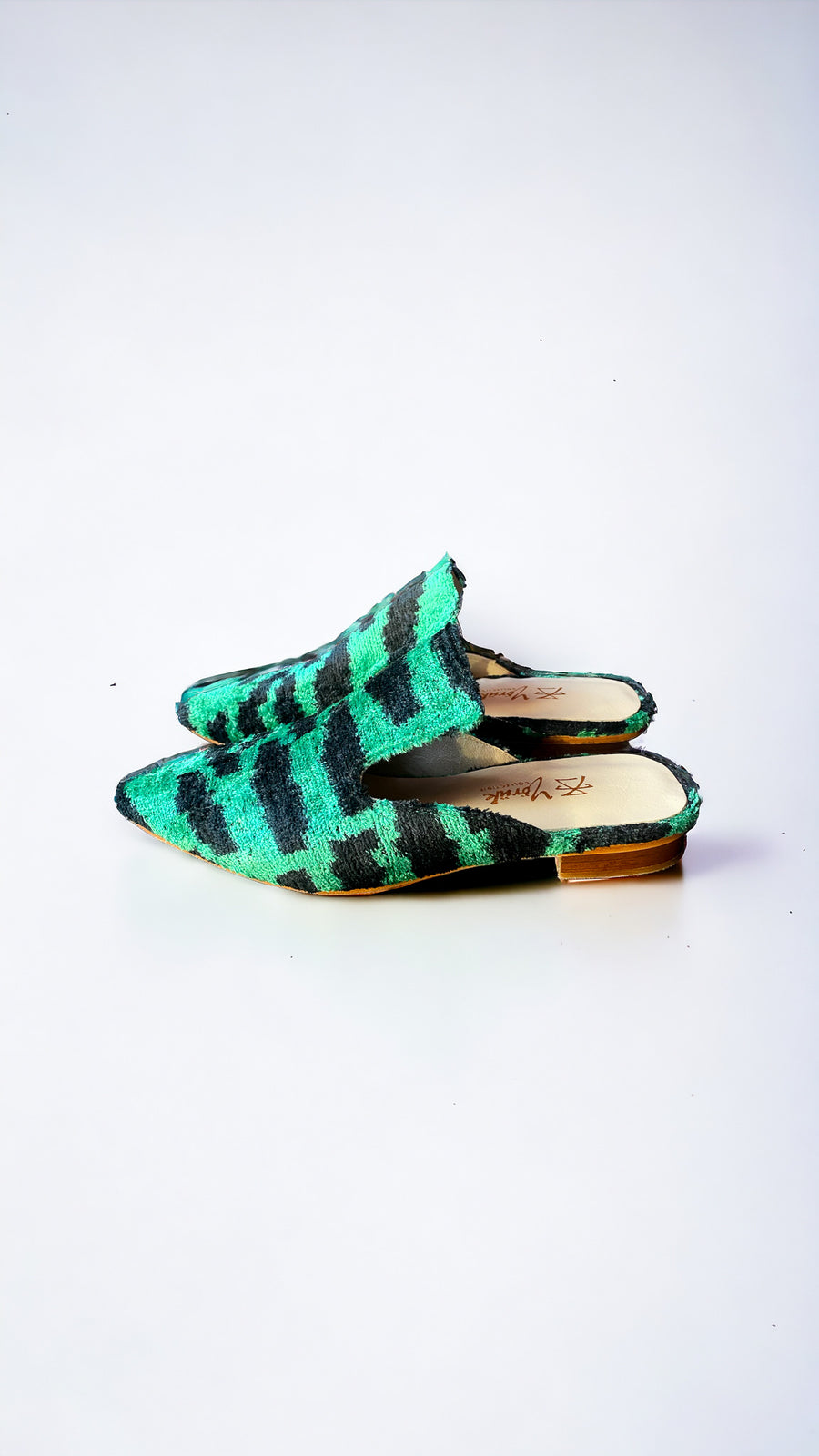 Ikat Slipper